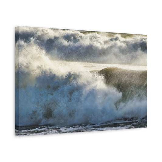 Canvas Print: Ferocious Crashing Waves